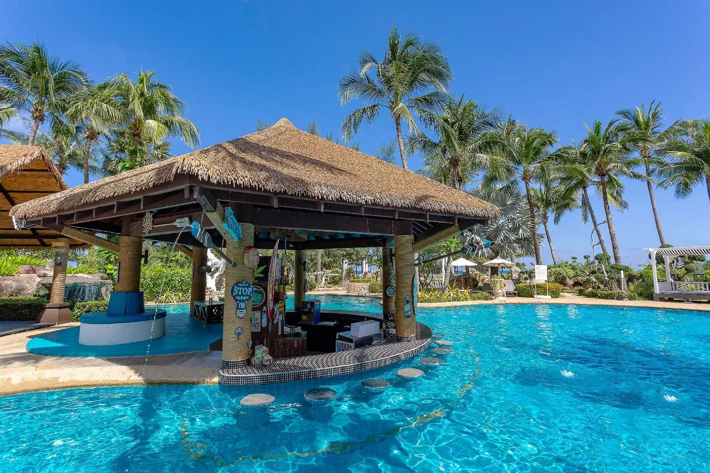 Thavorn Palm Beach OUTDOOR_POOL