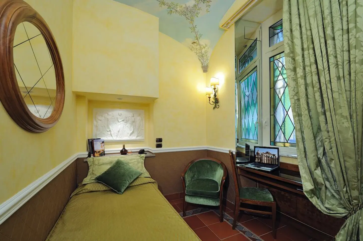 Farnese ROOM_EXAMPLE