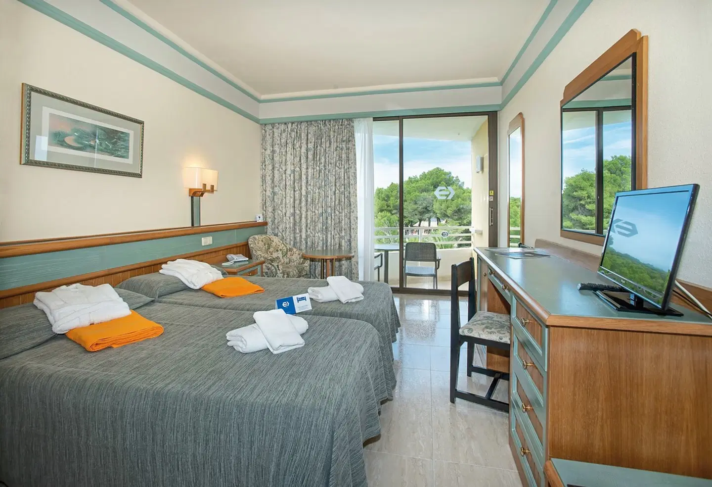Exagon Park ROOM_EXAMPLE