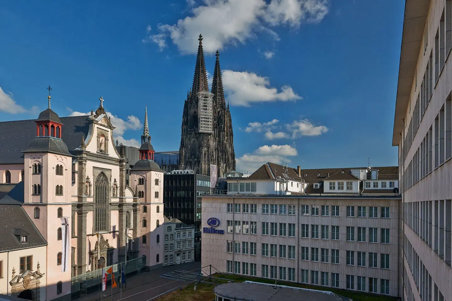 Hilton Köln EXTERIOR