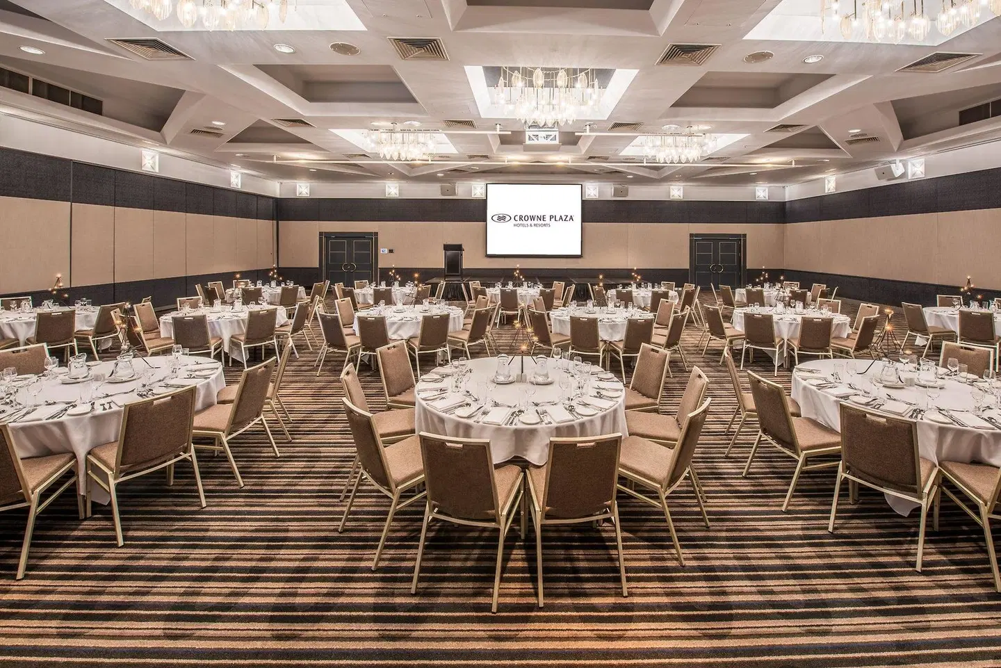 Crowne Plaza Surfers Paradise by IHG Restaurant