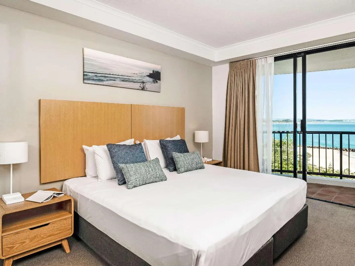 Mantra Coolangatta Beach ROOM_EXAMPLE