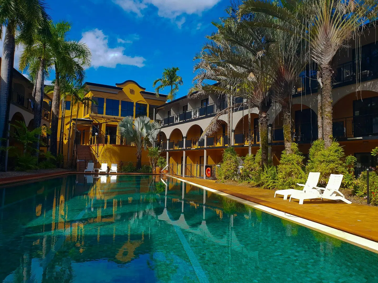 Palm Royale Cairns OUTDOOR_POOL