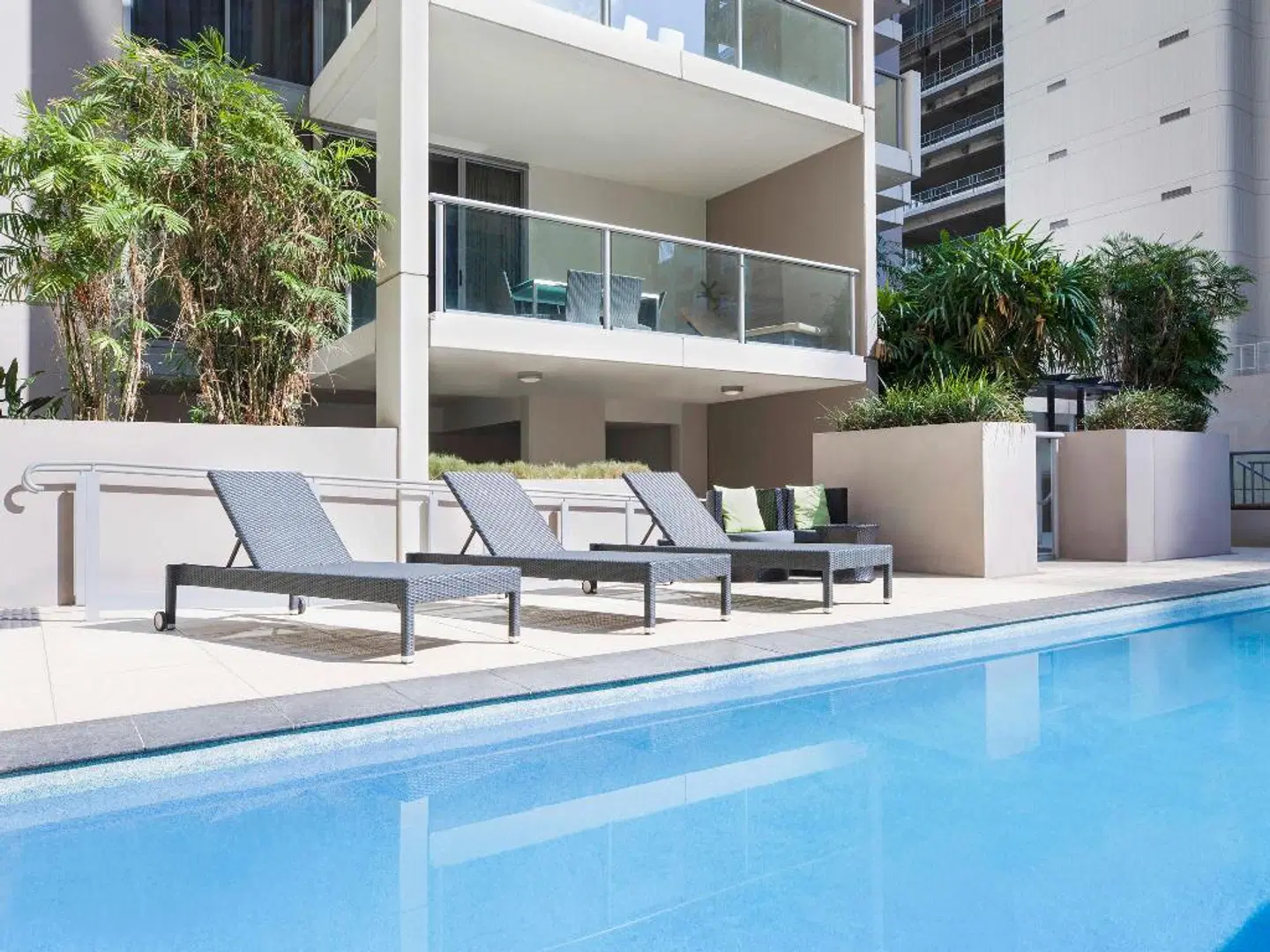 Mantra Midtown OUTDOOR_POOL