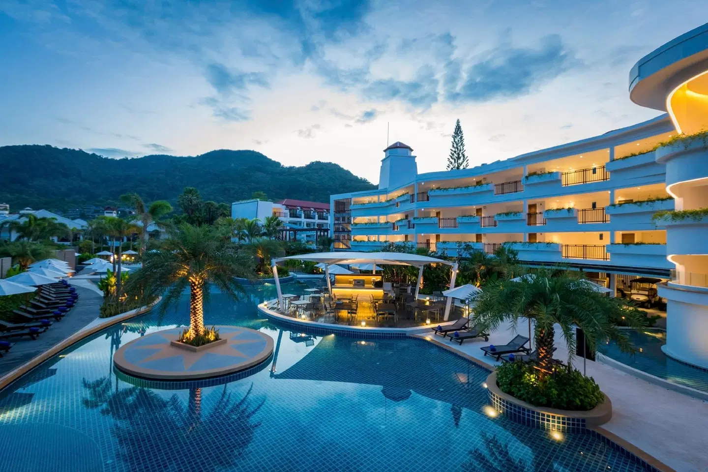 Holiday Inn Resort Phuket Karon Beach by IHG OUTDOOR_POOL