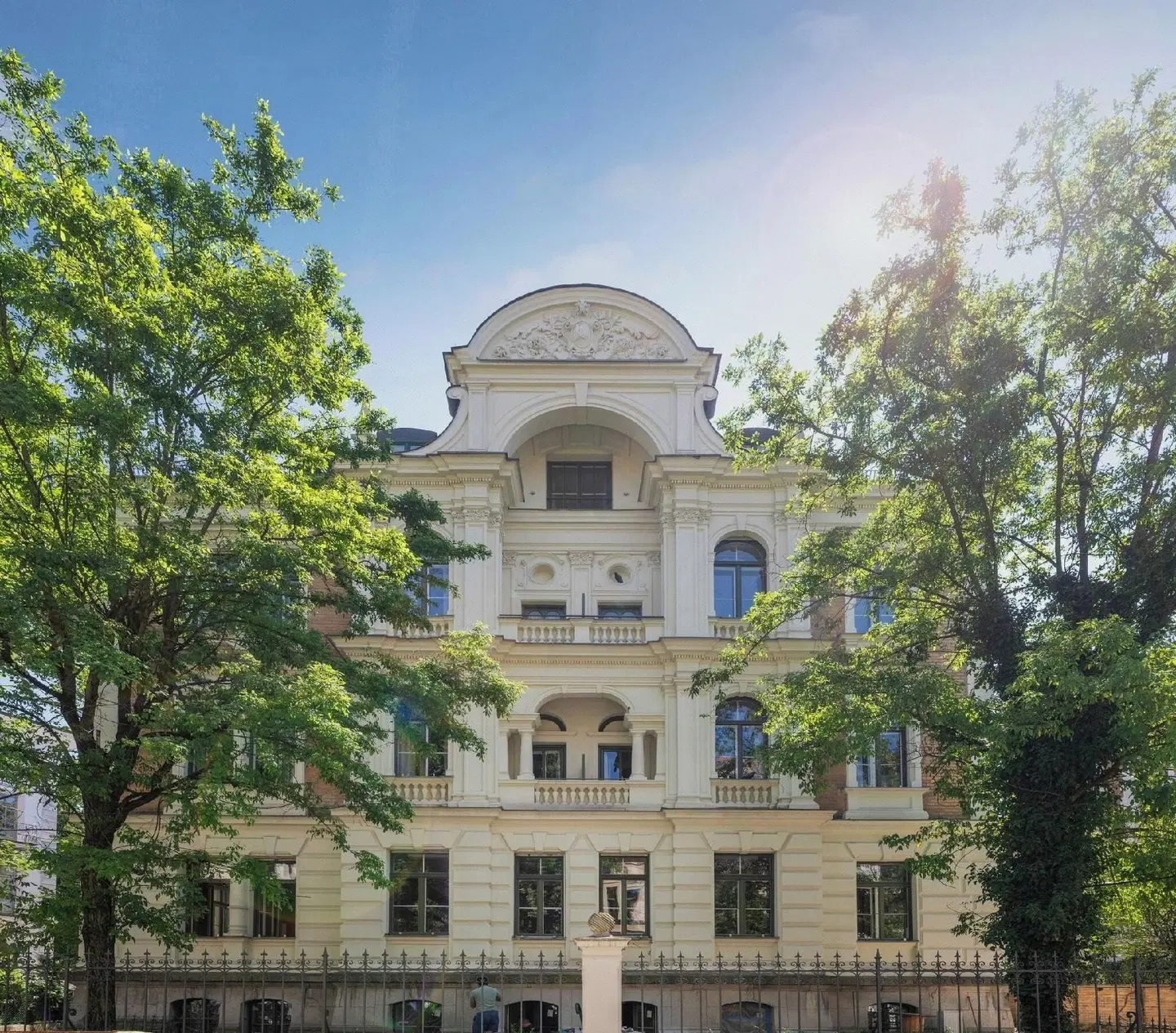 Hotel Uhland EXTERIOR