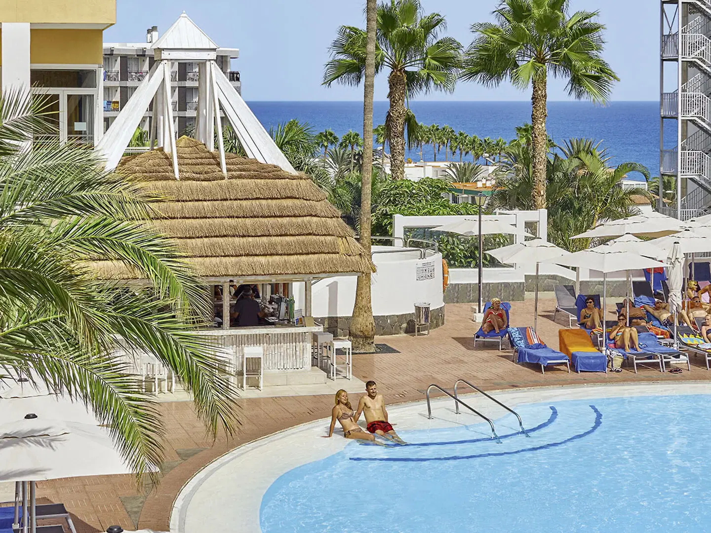 Lucana OUTDOOR_POOL