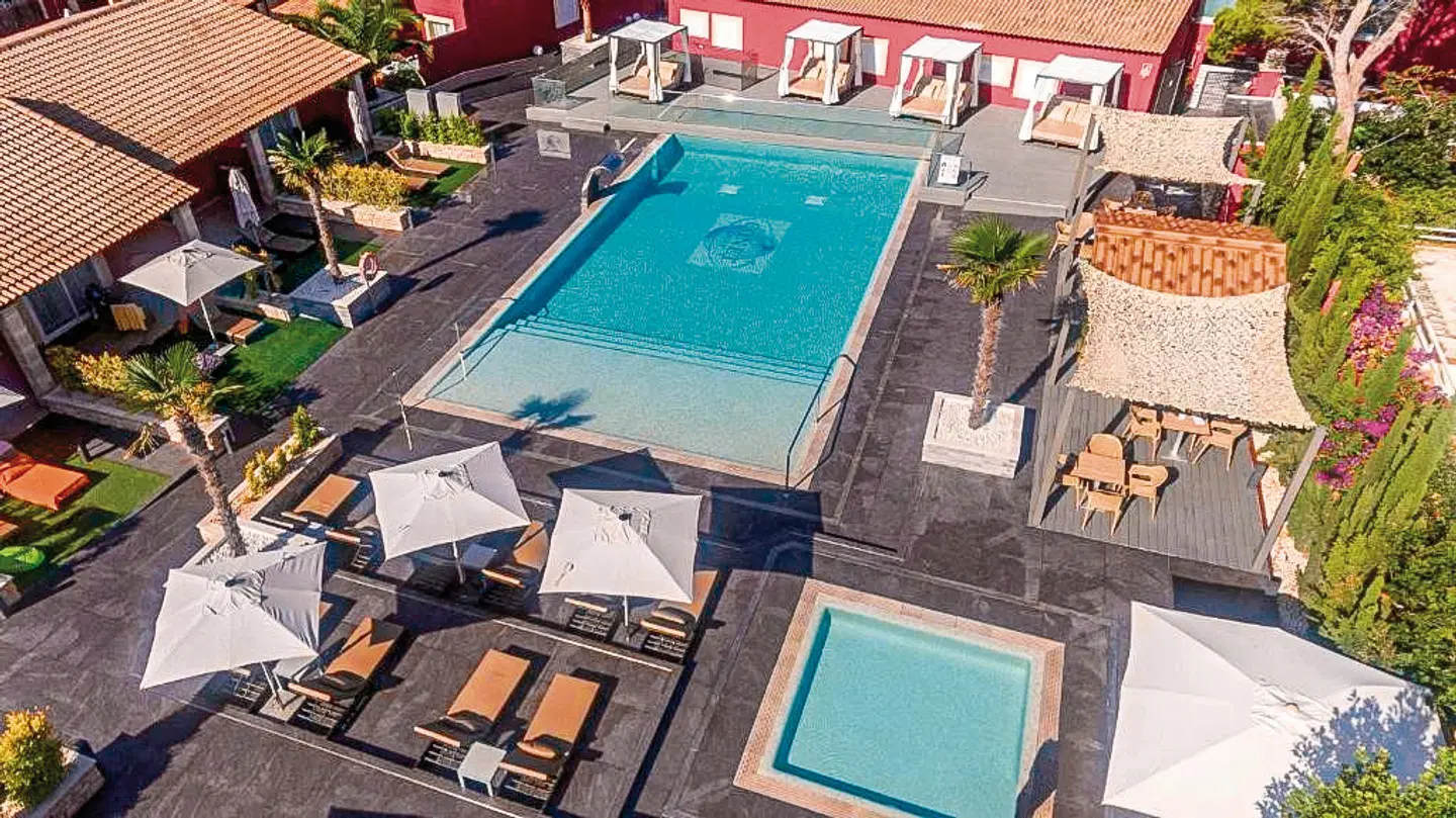 Paradise Residencial OUTDOOR_POOL