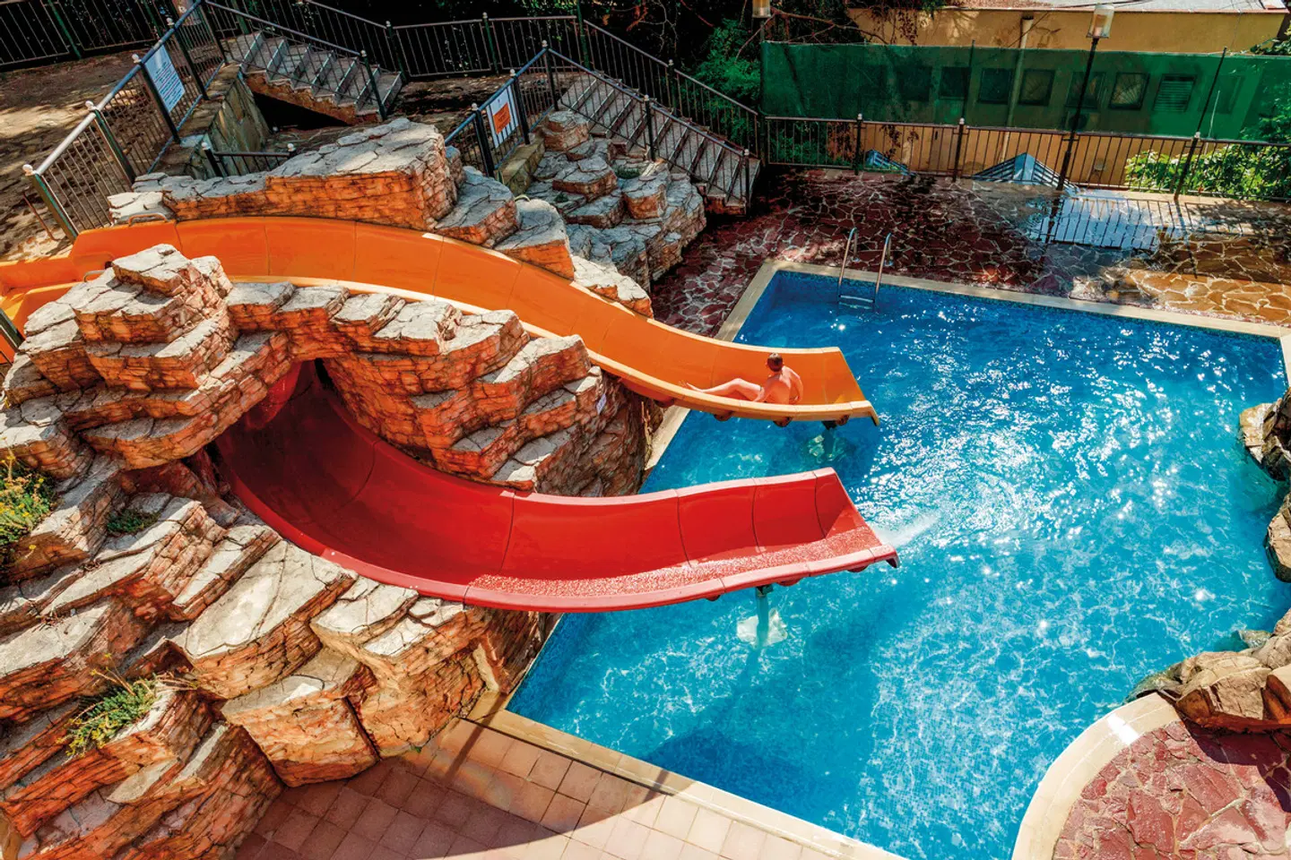 Atlas OUTDOOR_POOL