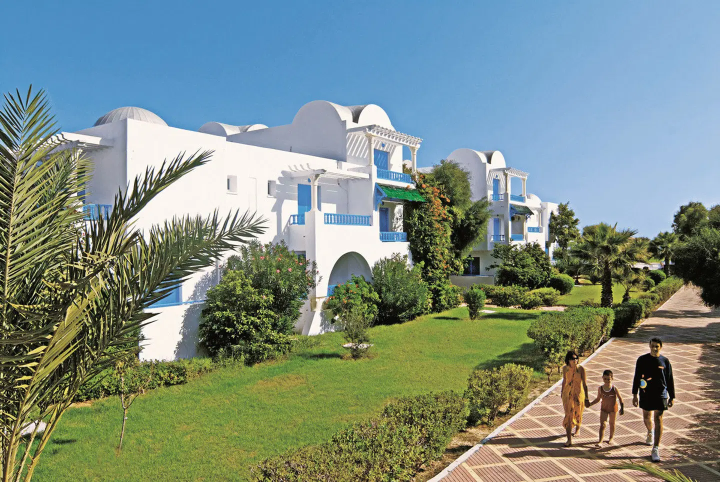 Salammbo EXTERIOR