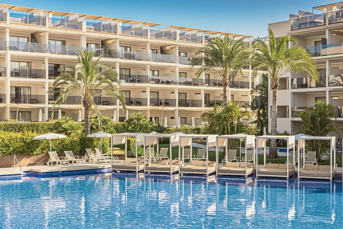 Zafiro Palace Palmanova OUTDOOR_POOL
