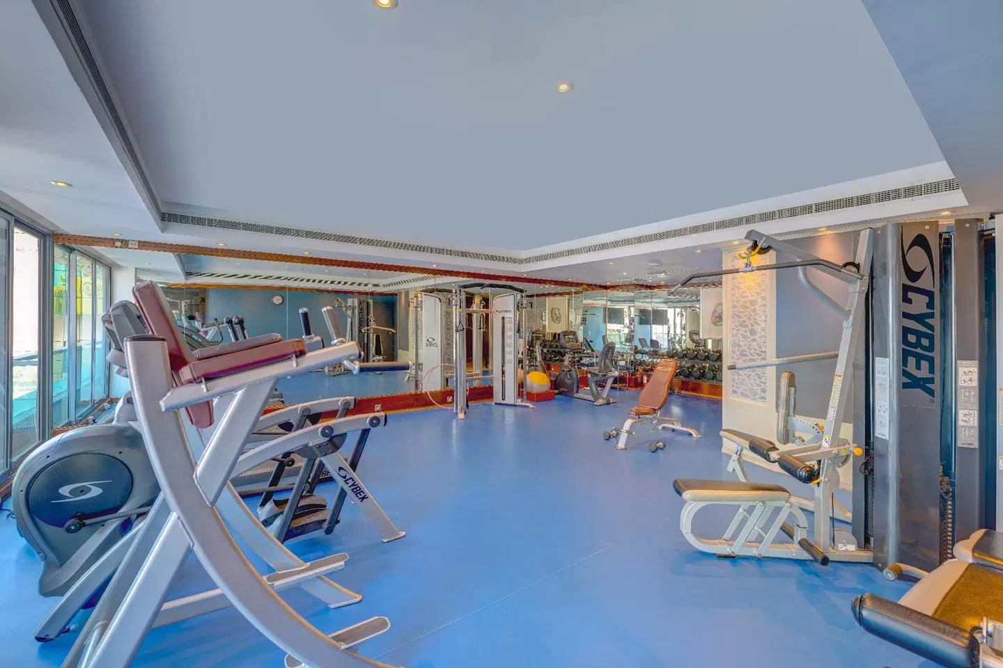 Hawthorn Extended Stay by Wyndham Abu Dhabi Hallenbad