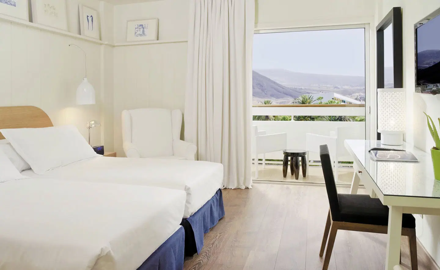 H10 Big Sur ROOM_EXAMPLE