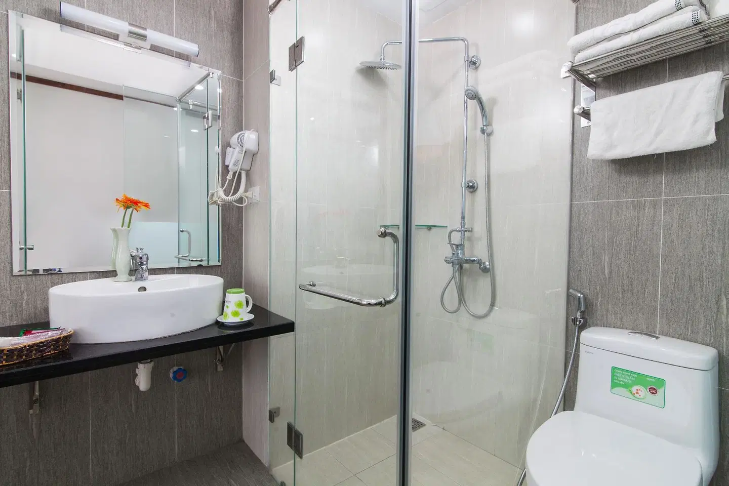 Hotel Bel Ami Hanoi Badezimmer
