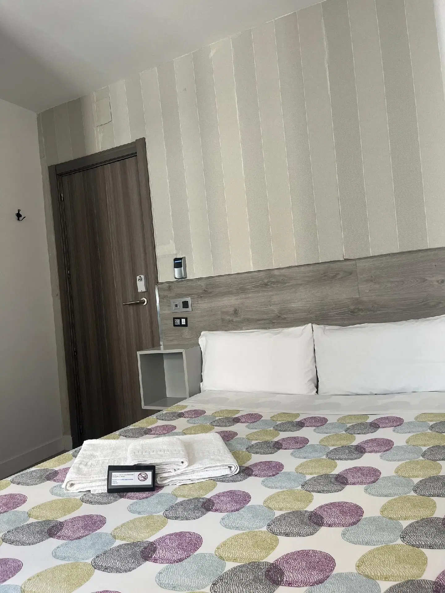 Hostal Abril Madrid ROOM_EXAMPLE