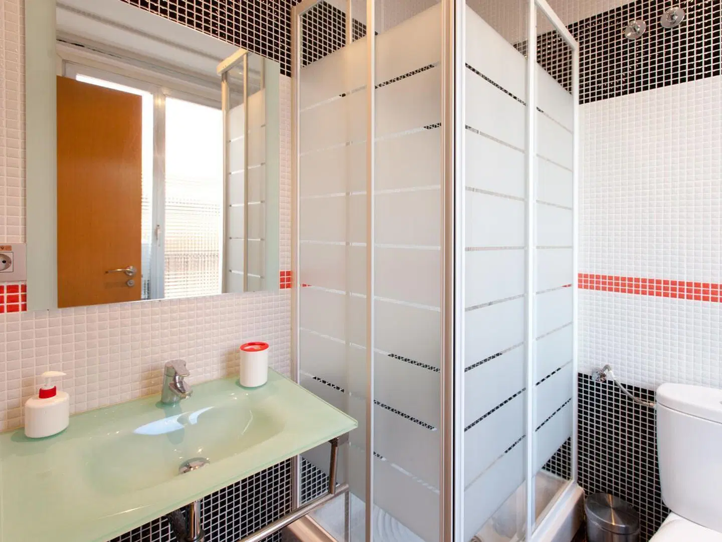 Hostal Abril Madrid Badezimmer