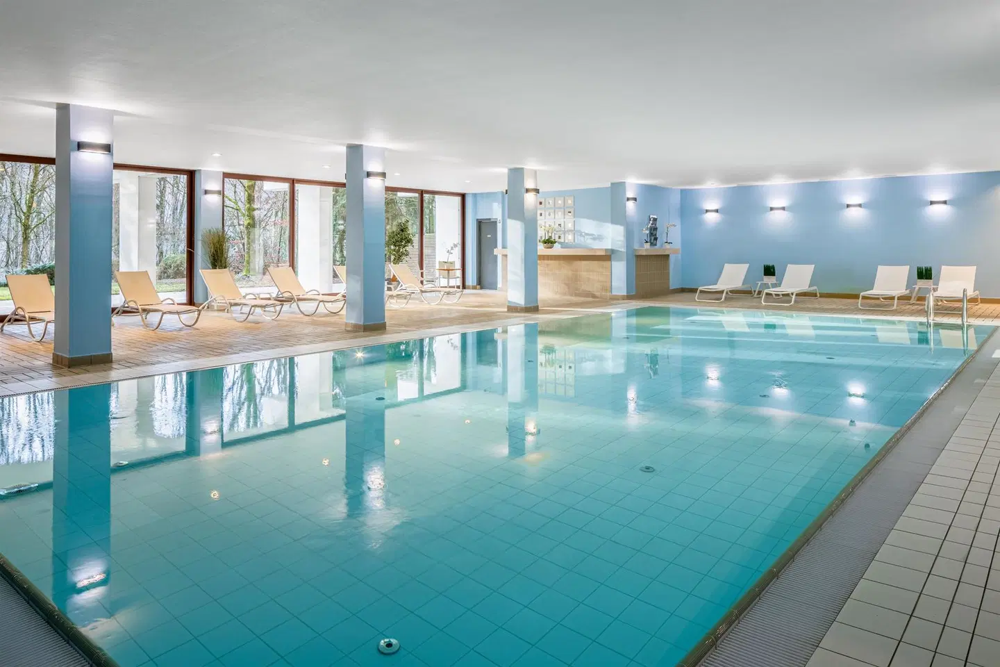 DoubleTree by Hilton Hotel Luxembourg Hallenbad