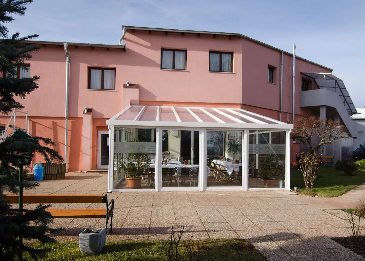 Hotel Khail EXTERIOR