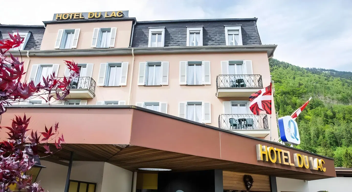 Du Lac EXTERIOR