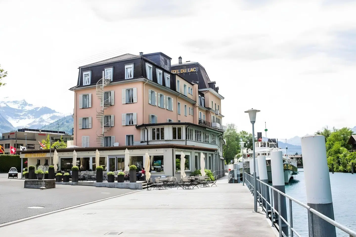 Du Lac EXTERIOR