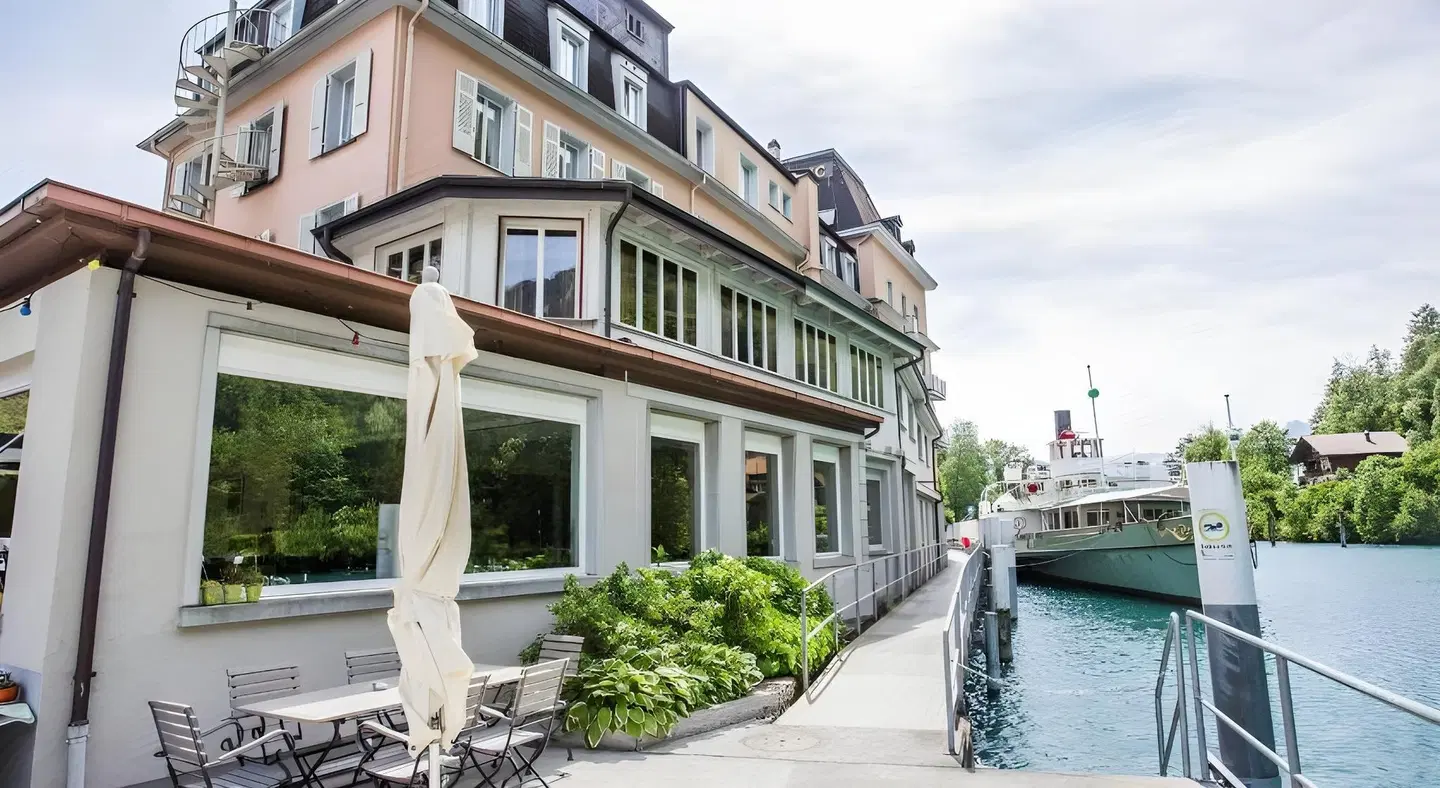 Du Lac EXTERIOR