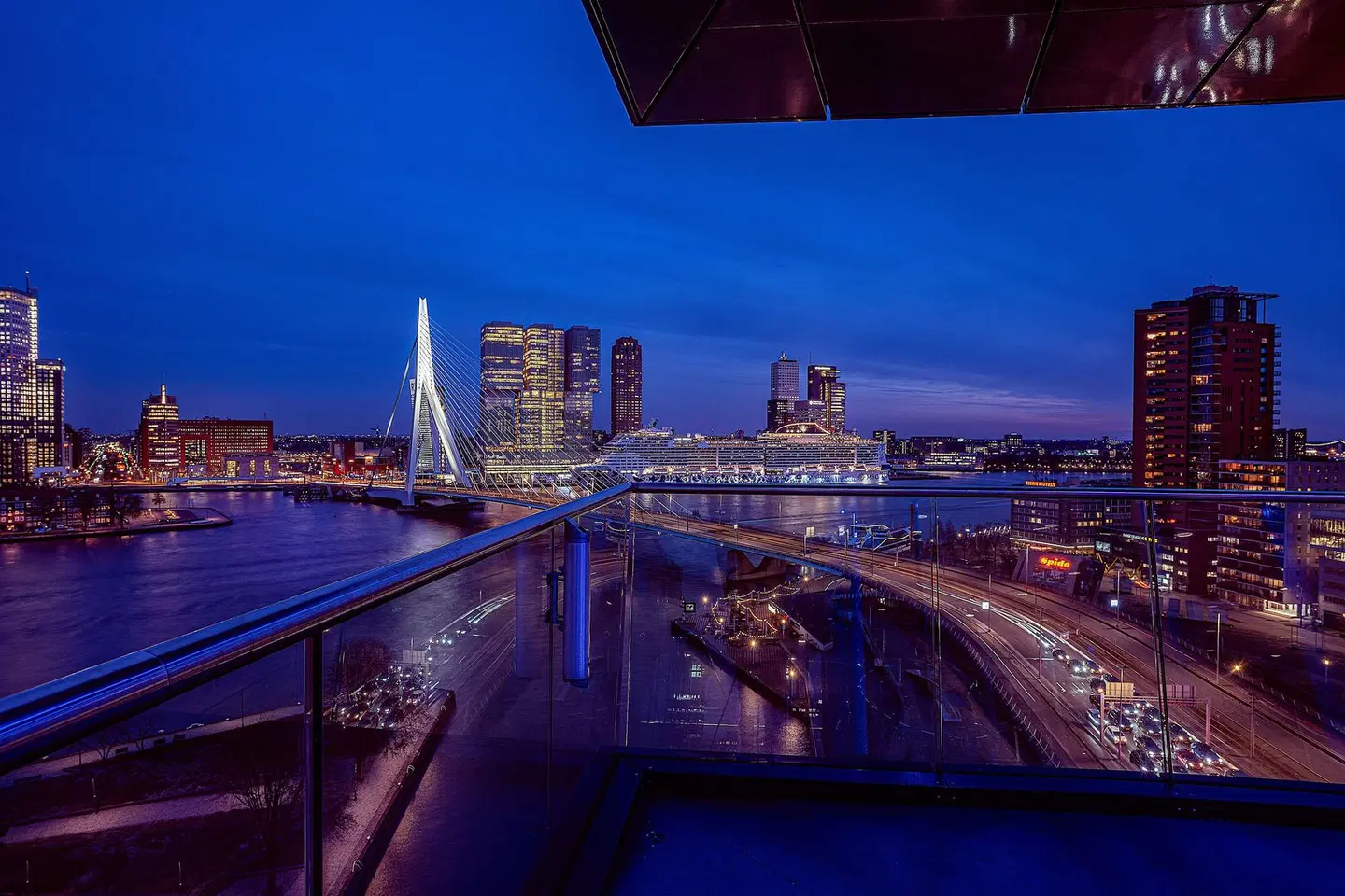 DoubleTree by Hilton Rotterdam Centre Terrasse