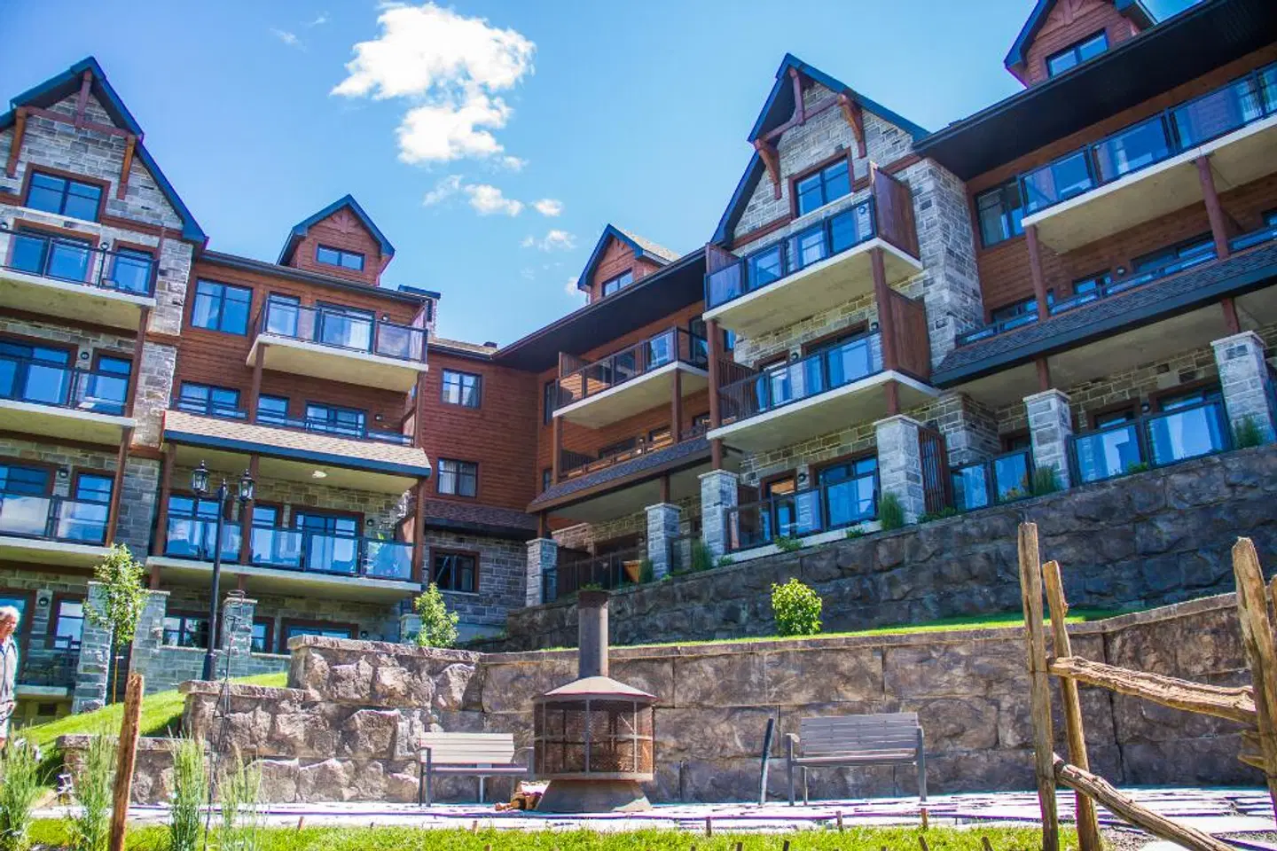 Le Viking Resort & Marina EXTERIOR