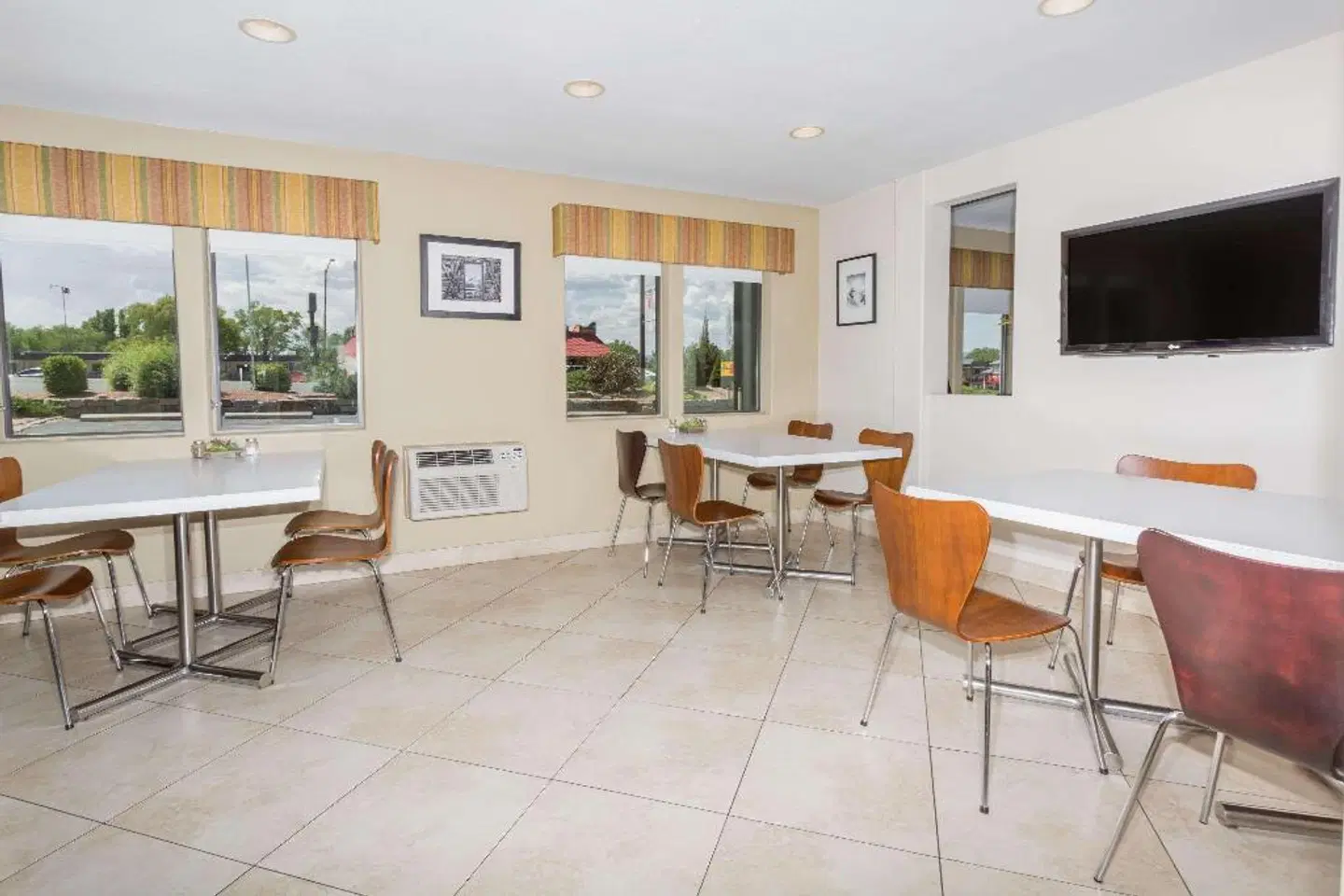 Super 8 by Wyndham Montrose LOUNGE_LOBBY