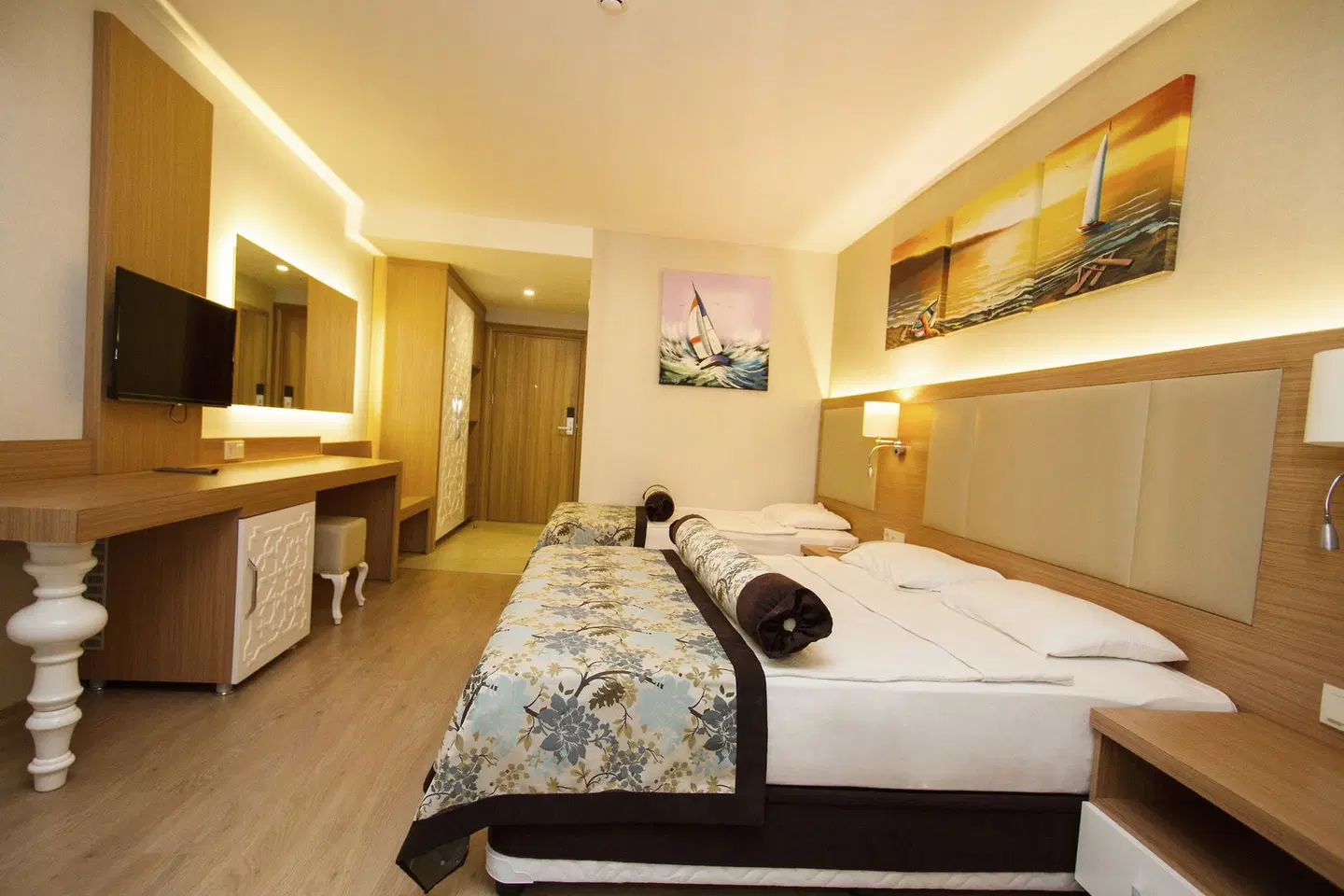 Blue Wave Suite Hotel ROOM_EXAMPLE