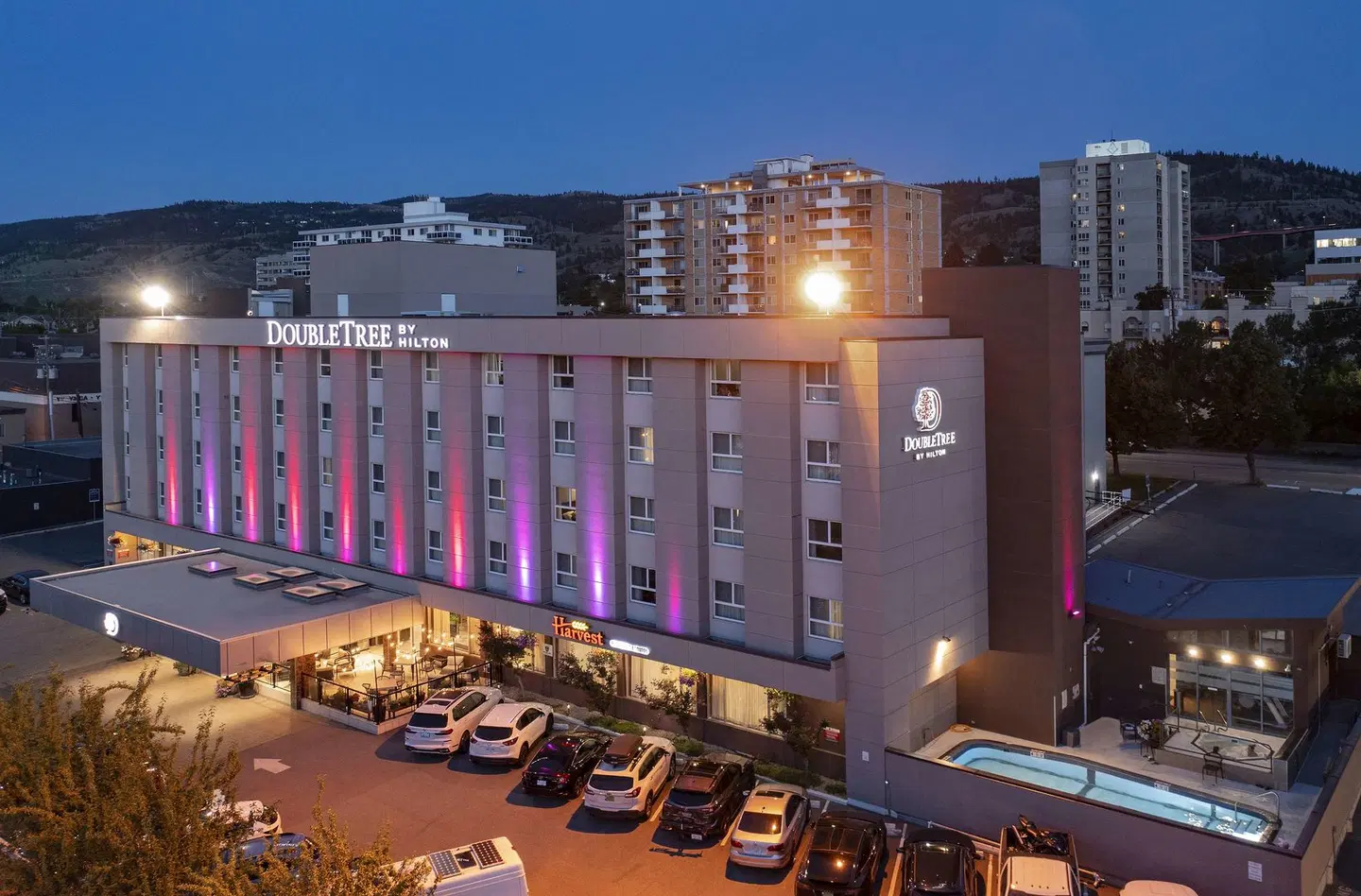 DoubleTree by Hilton Kamloops EXTERIOR