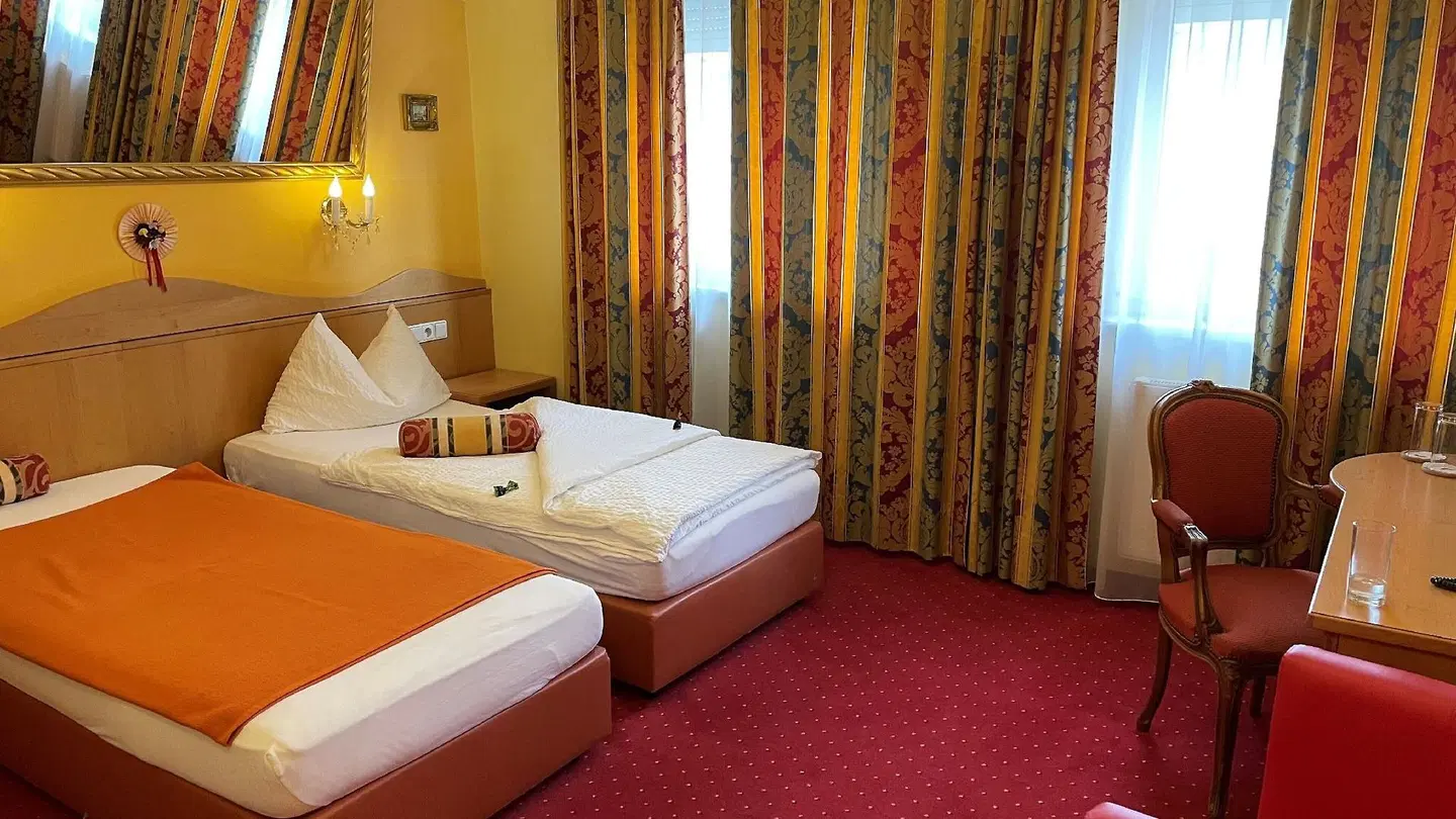City Hotel Neunkirchen ROOM_EXAMPLE
