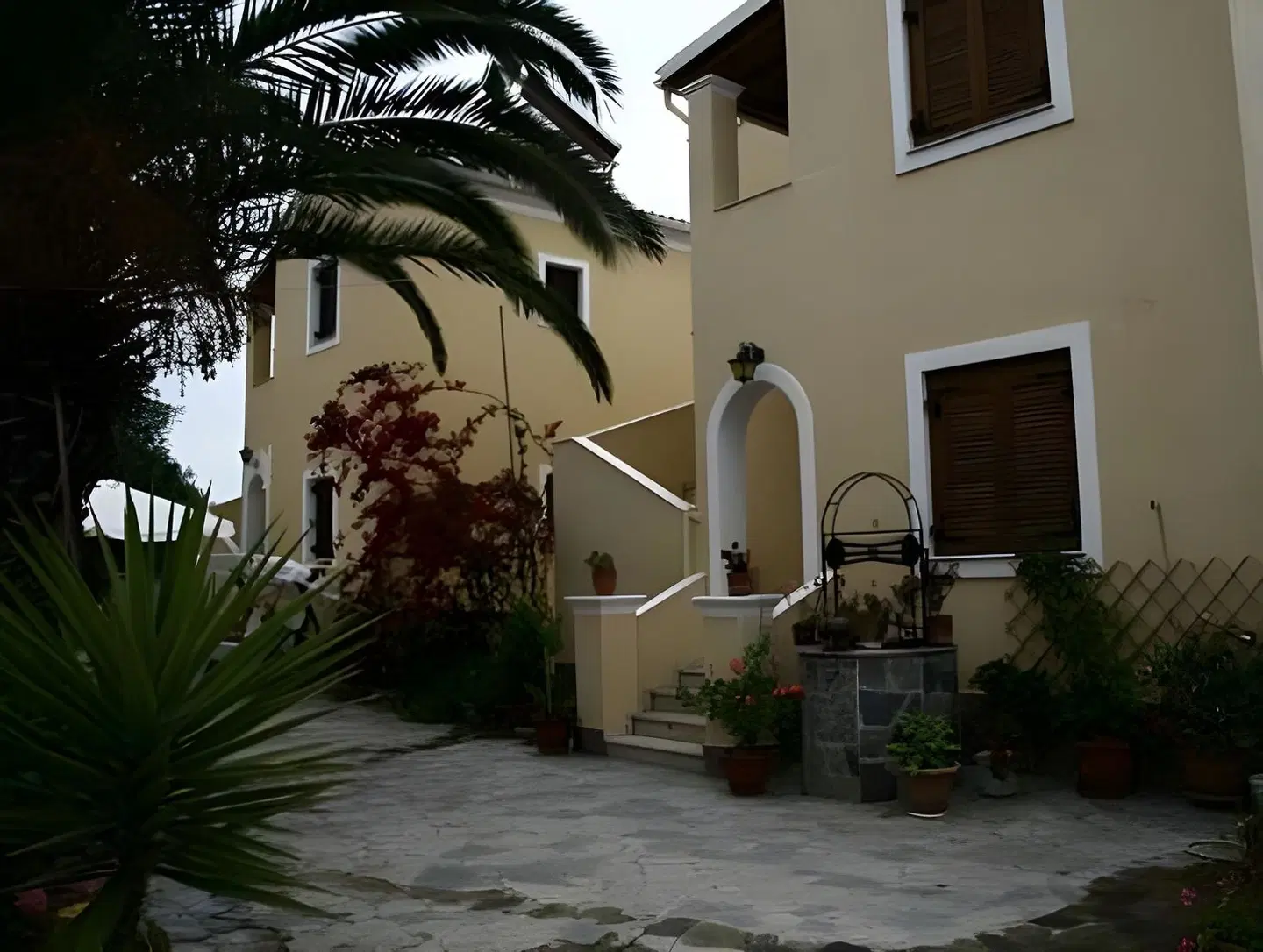 Villa Helen EXTERIOR