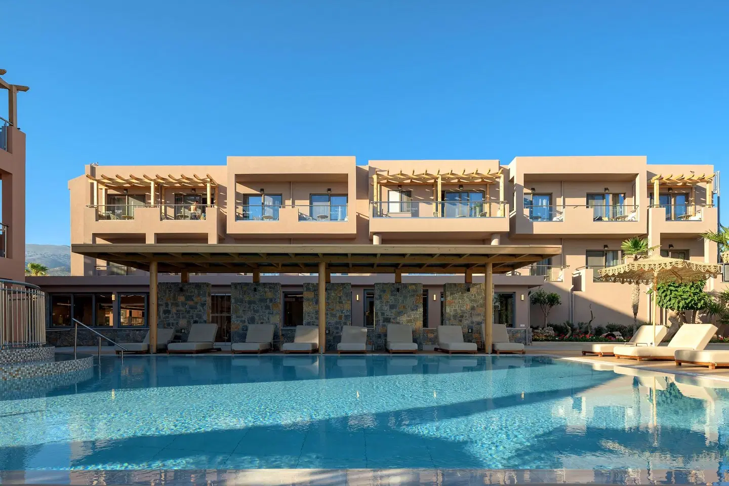 High Beach OUTDOOR_POOL
