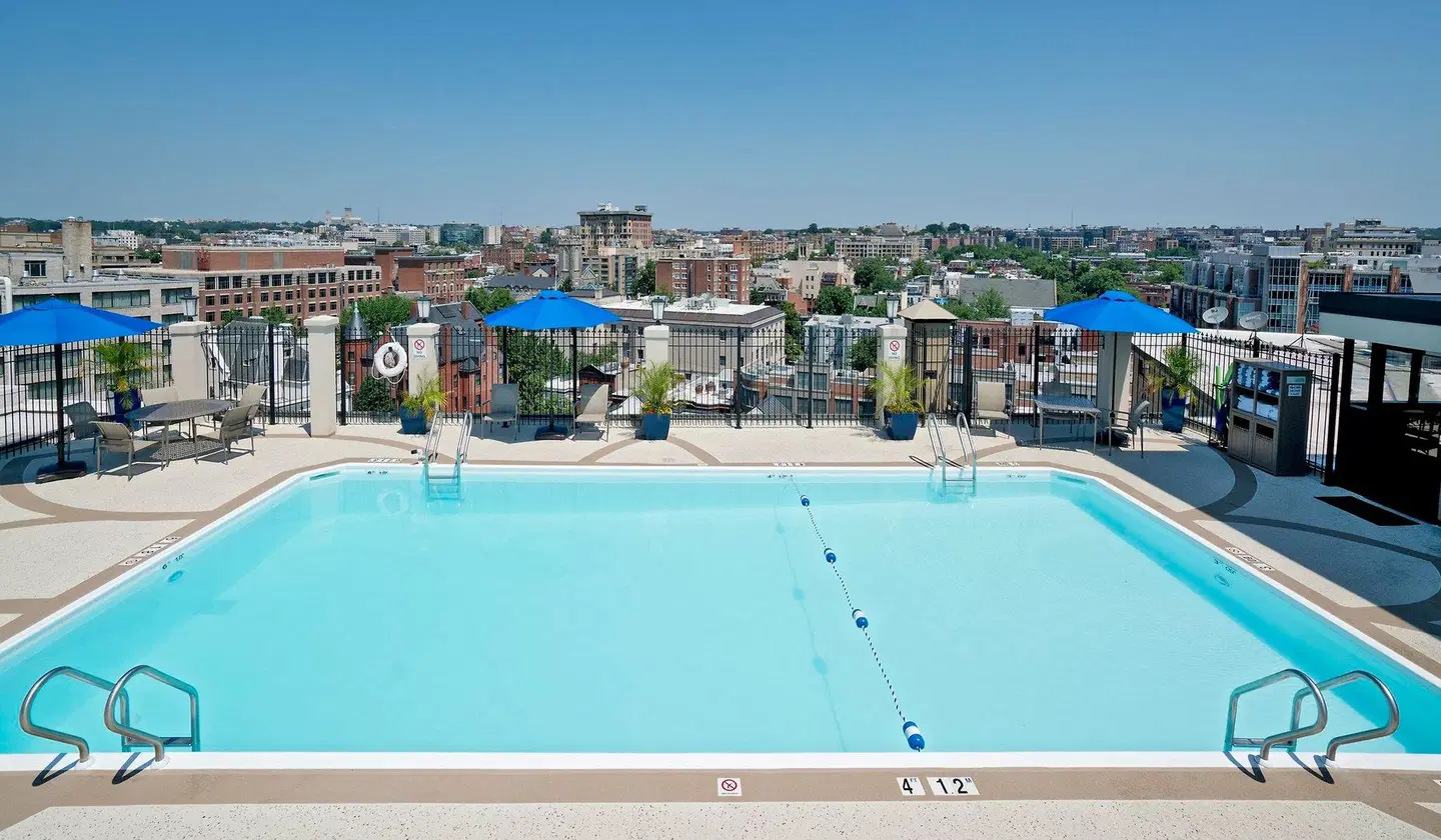 Holiday Inn Washington-Central/White House by IHG OUTDOOR_POOL