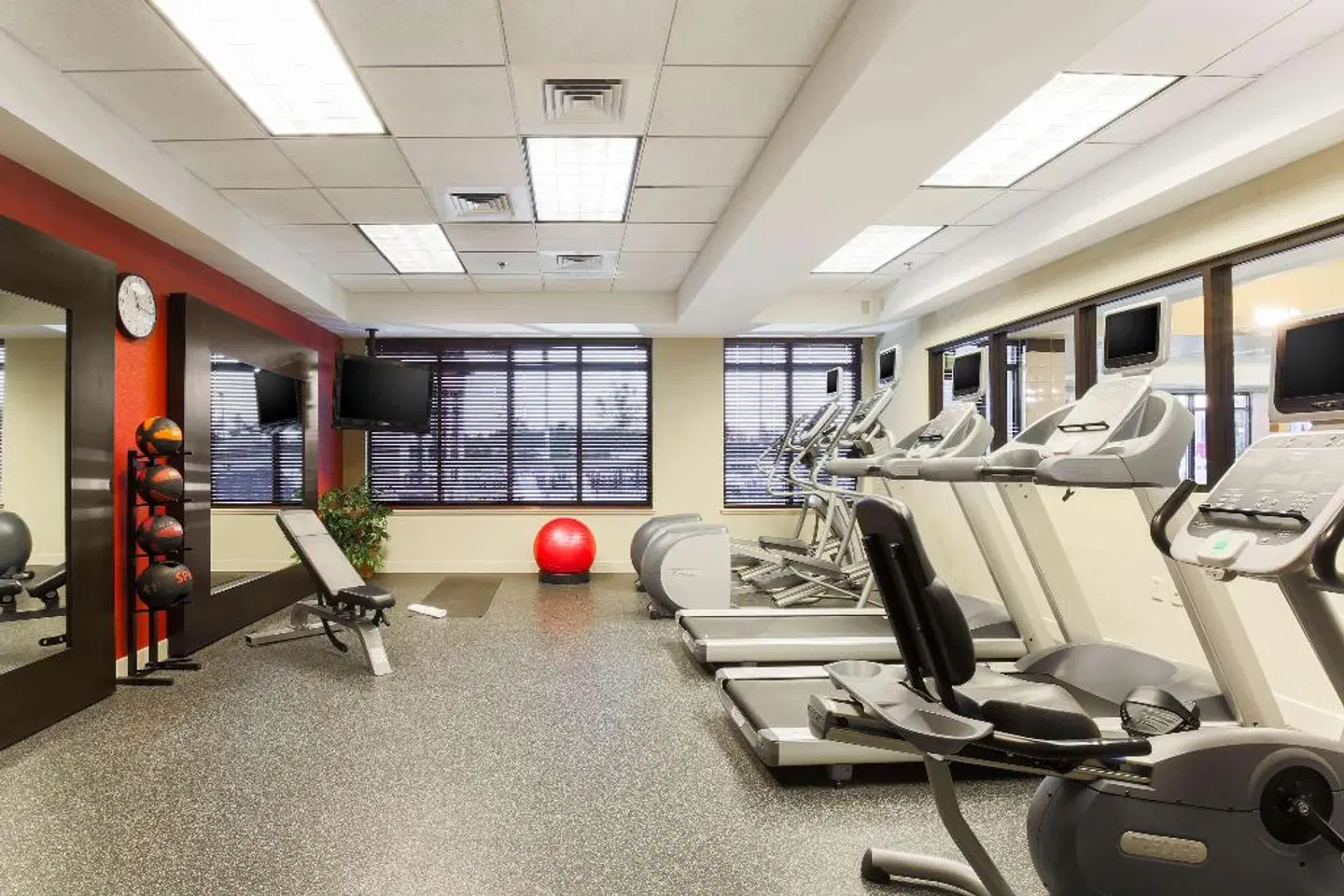 Hilton Garden Inn Anchorage SPORTS_AND_LEISURE