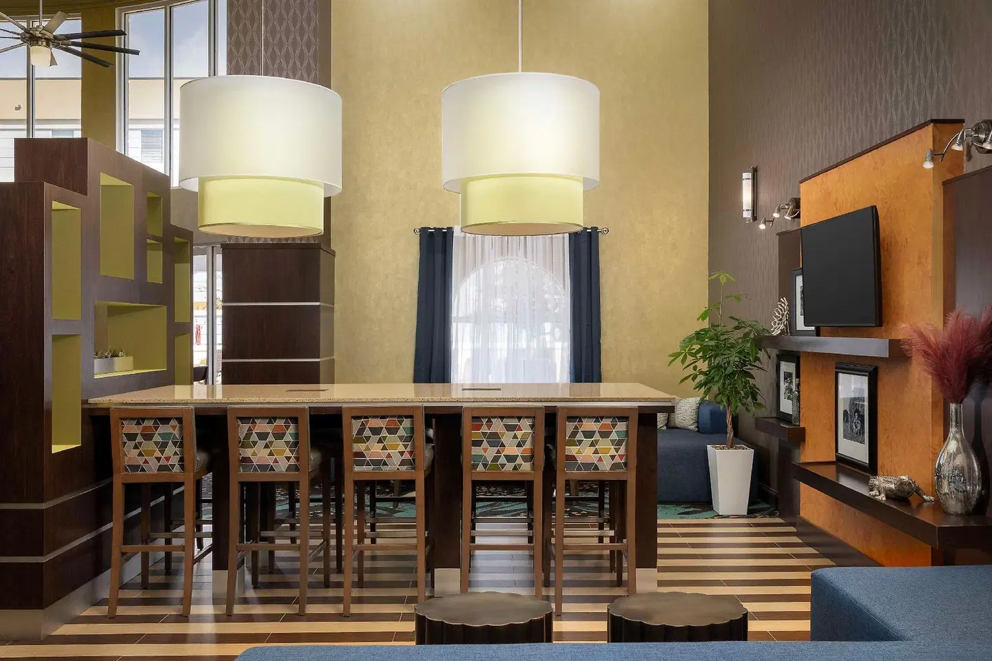 Hampton Inn & Suites Lake City LOUNGE_LOBBY