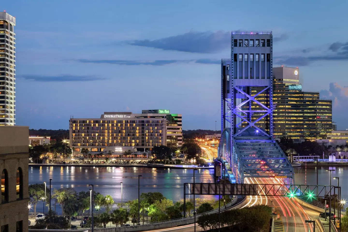 DoubleTree by Hilton Hotel Jacksonville Riverfront EXTERIOR