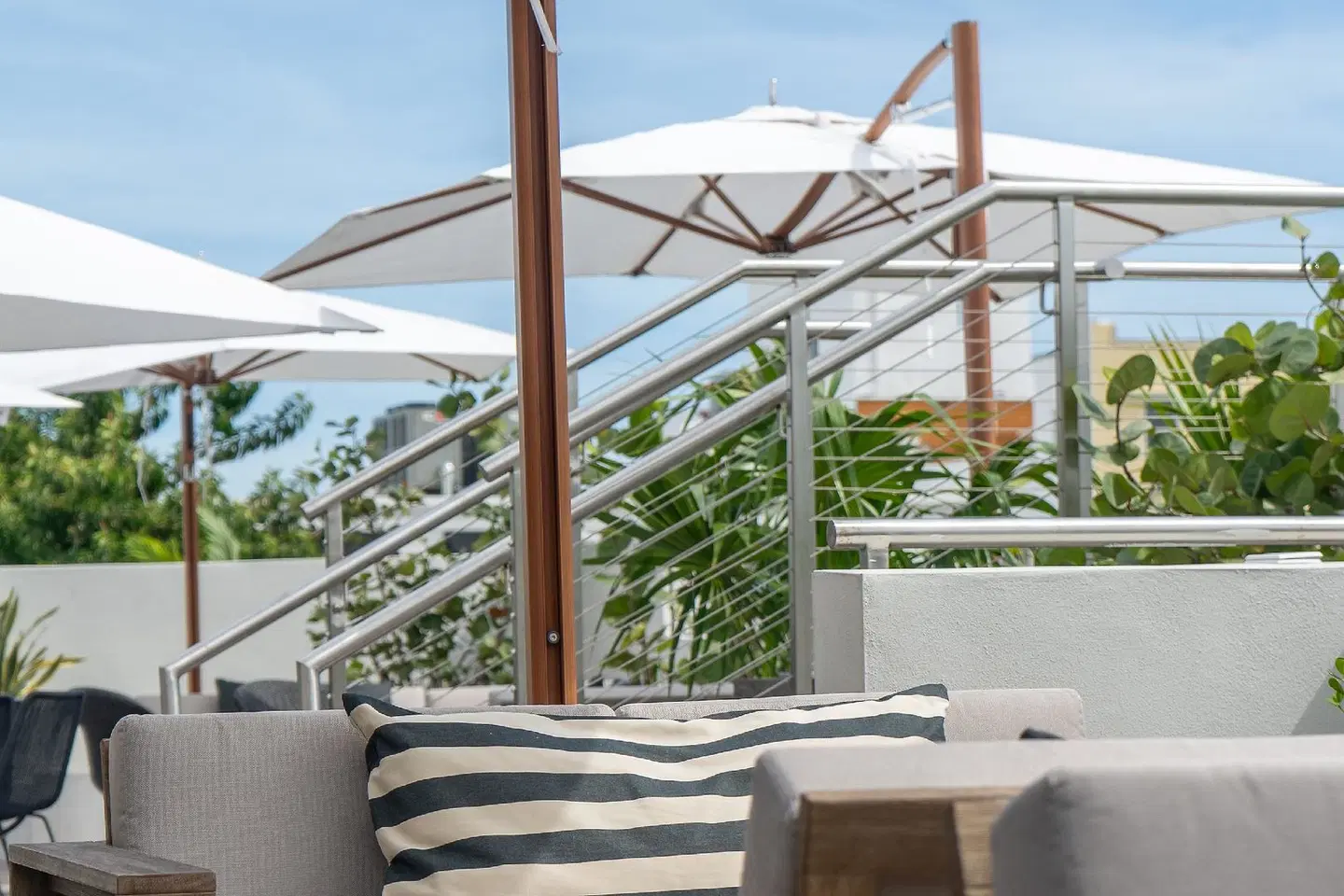 Nassau Suite Hotel Terrasse
