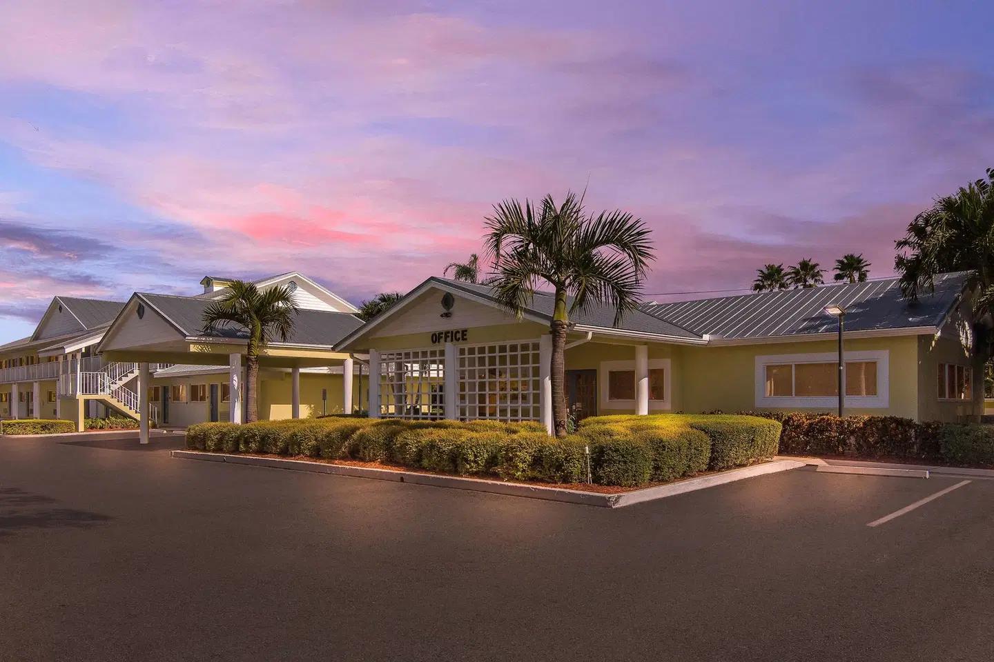 Best Western Port St. Lucie EXTERIOR