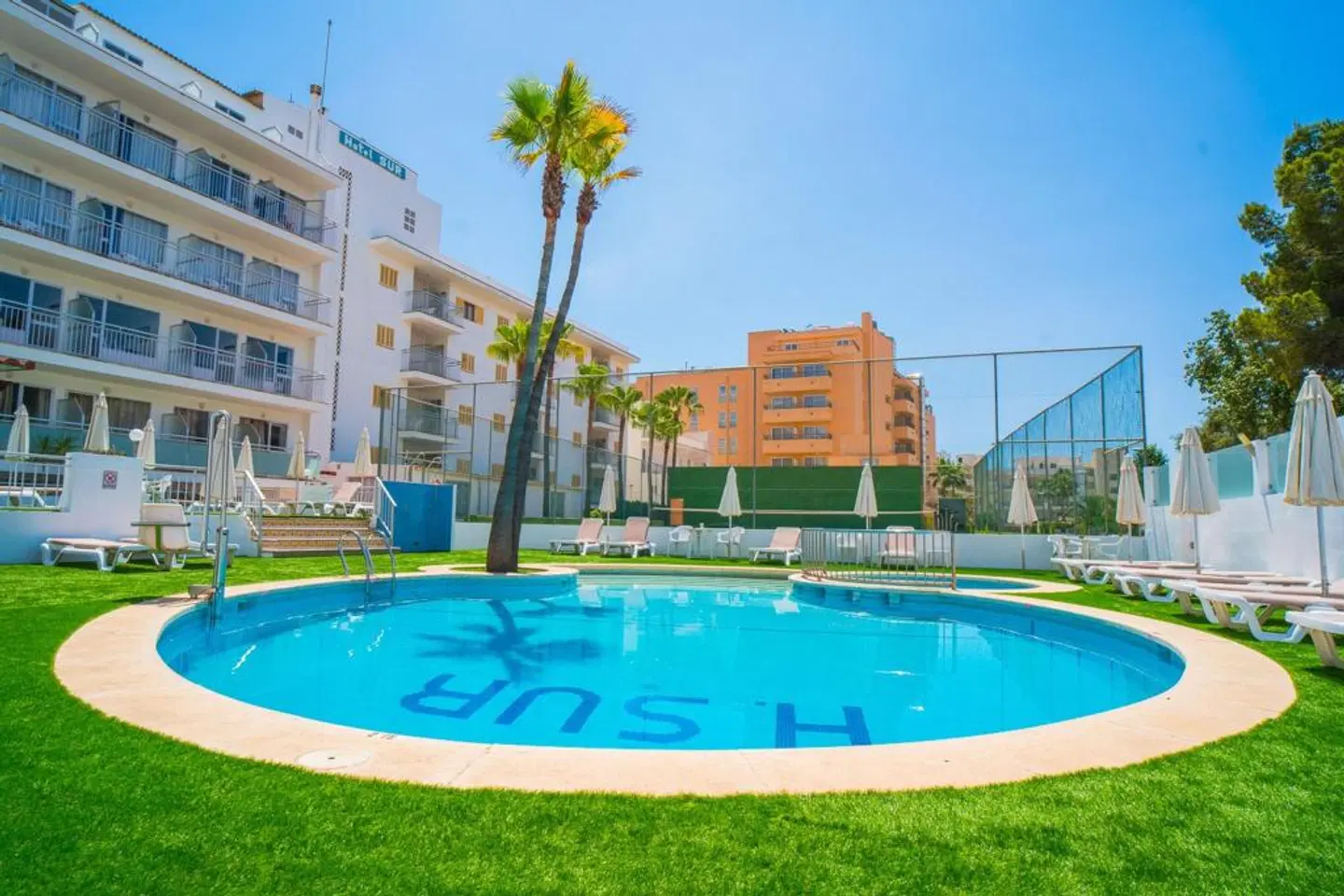 Sur OUTDOOR_POOL