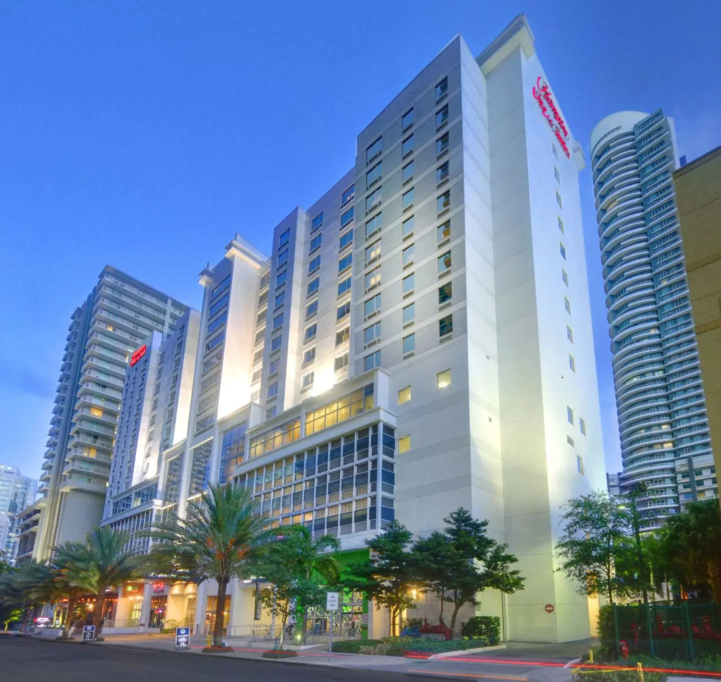 Hampton Inn & Suites Miami/Brickell-Downtown EXTERIOR