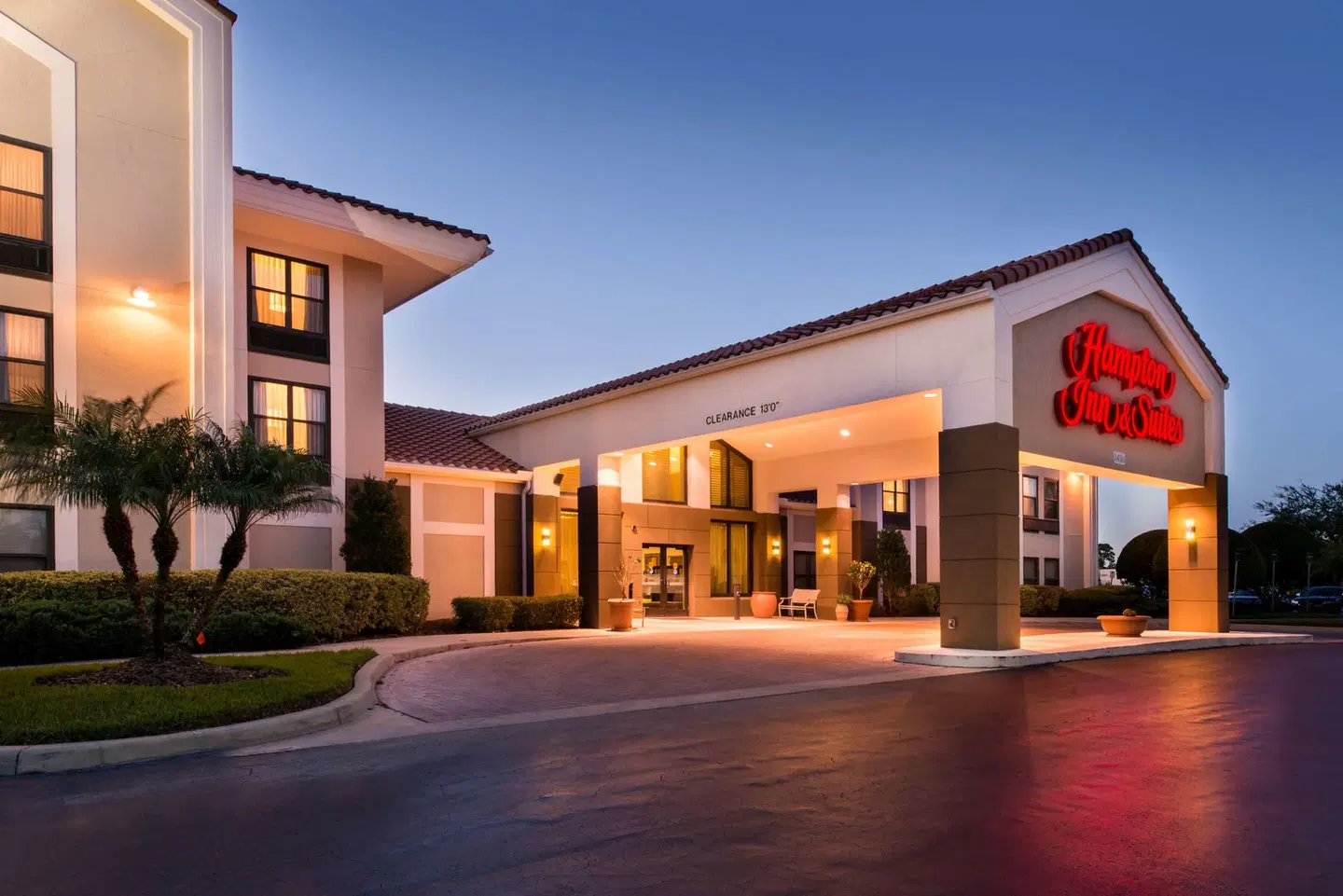 Hampton Inn & Suites Orlando/East UCF Area EXTERIOR