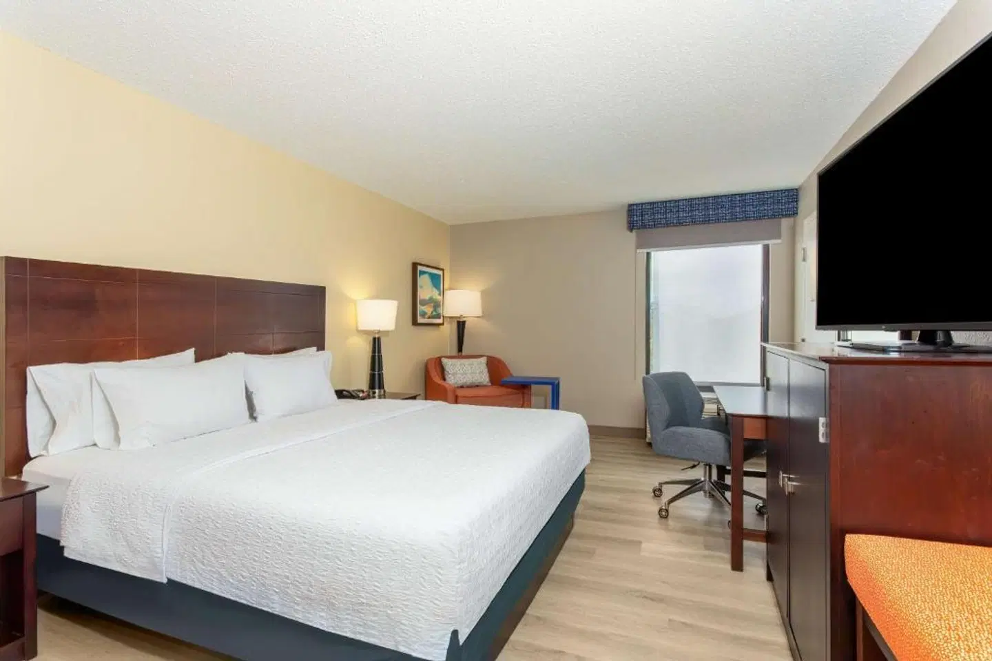 Hampton Inn Orlando-International Airport ROOM_EXAMPLE
