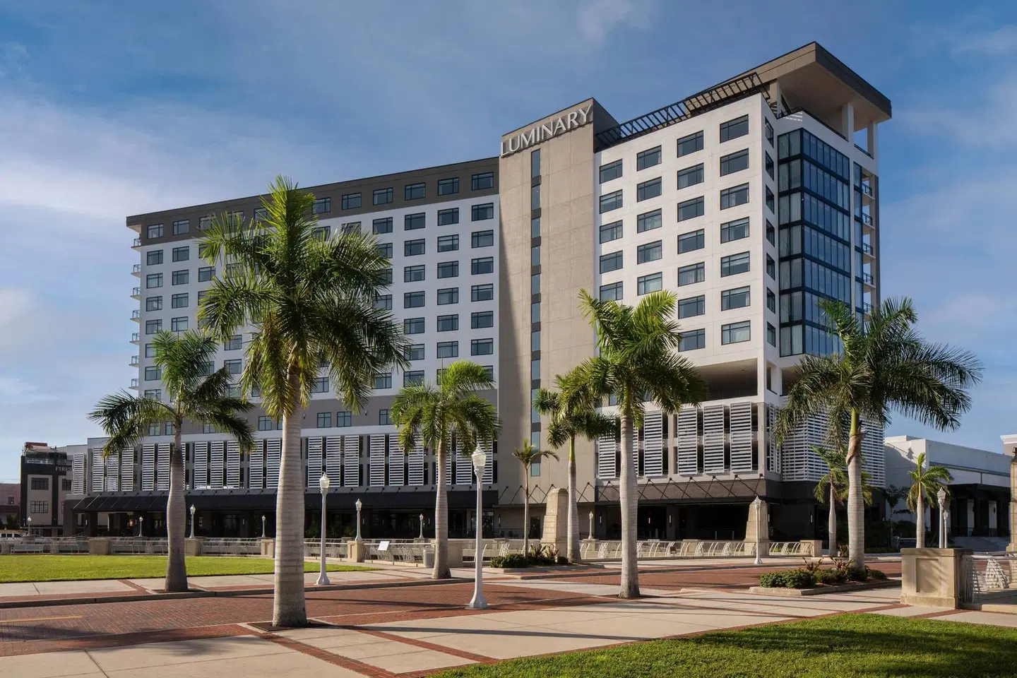 Luminary Hotel & Co., Autograph Collection EXTERIOR