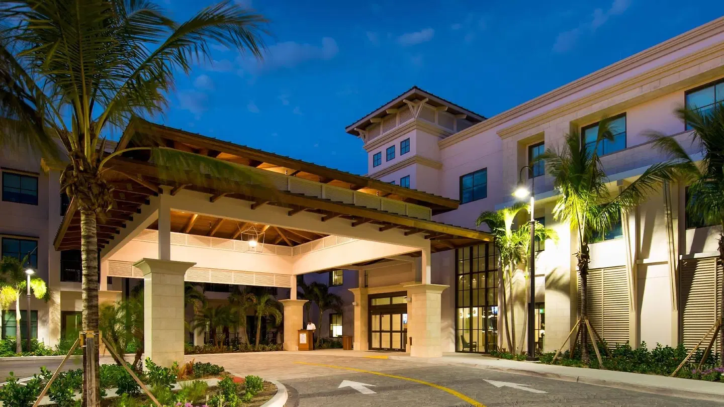 Hyatt House Naples/5th Avenue EXTERIOR