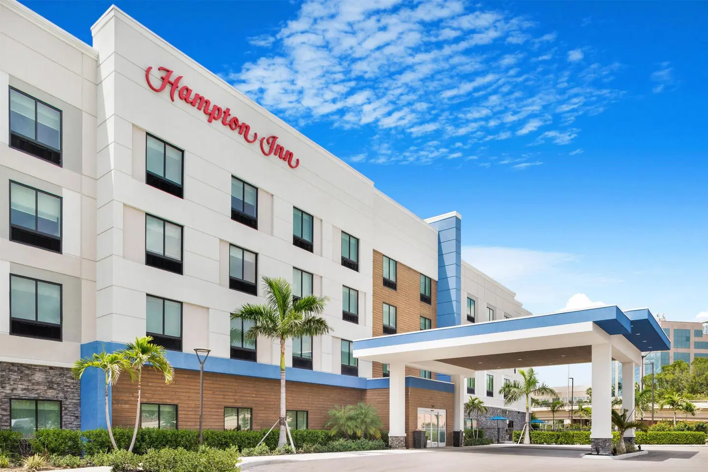 Hampton Inn Fort Myers Downtown EXTERIOR