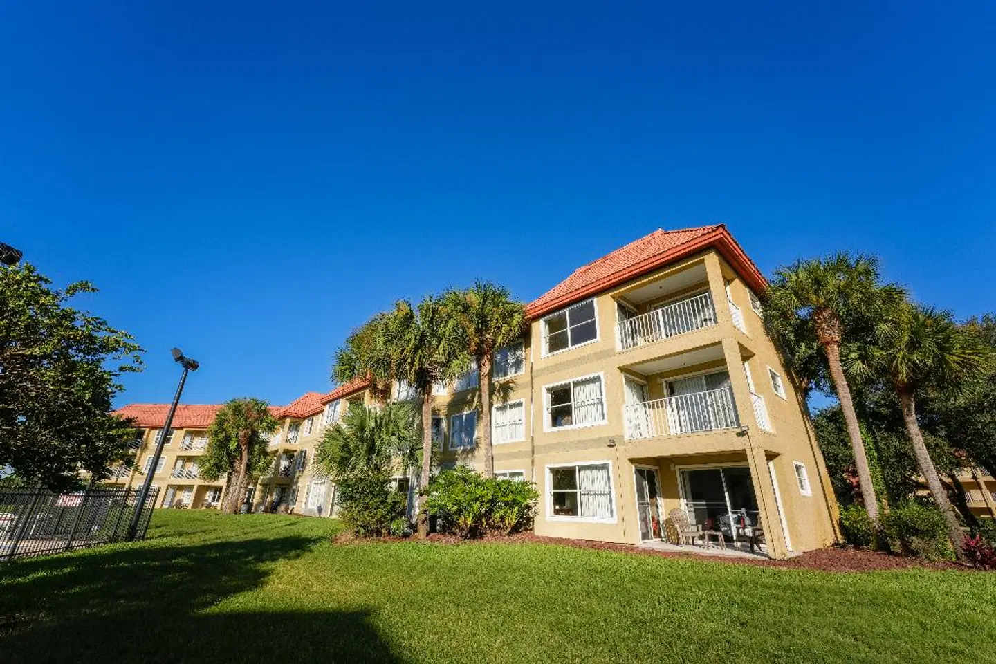 Parc Corniche Condominium Suite Hotel EXTERIOR