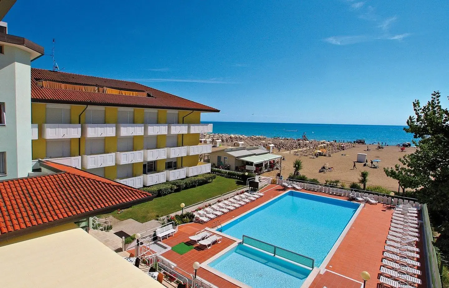 Europa OUTDOOR_POOL