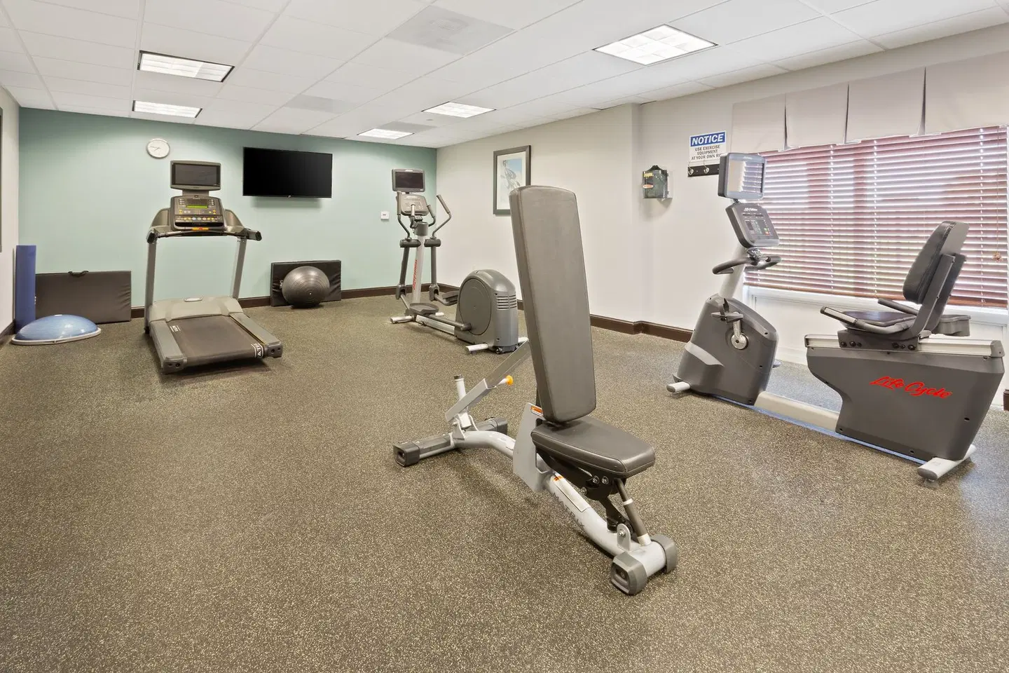 Holiday Inn Express Clearwater by IHG SPORTS_AND_LEISURE
