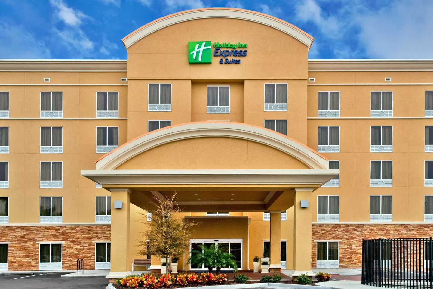 Holiday Inn Express Clearwater by IHG EXTERIOR